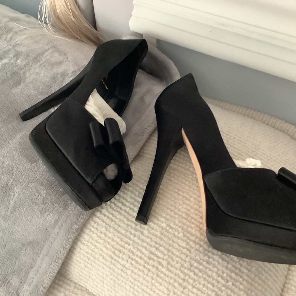 Shoes - Picture 2 of 13